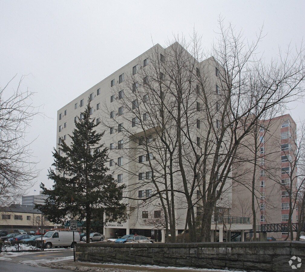 Rippowam Manor - Rippowam Manor Apartments
