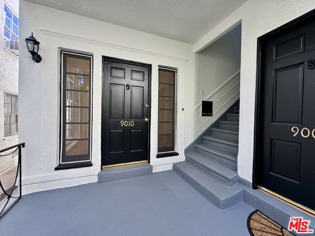 Photo - 9010 Burton Way