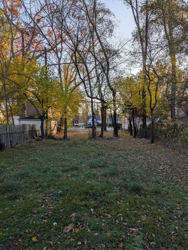 Photo - 9994 Vaughan St