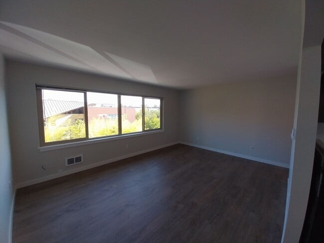 Photo - XJ050291K Unit 302