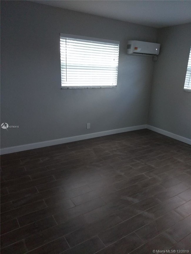 Photo - 2201 Miami Rd Unit 5