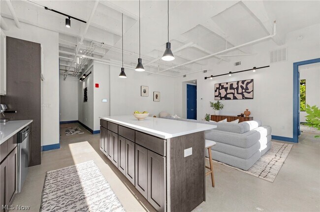 Building Photo - 14650 Detroit Ave Unit 708