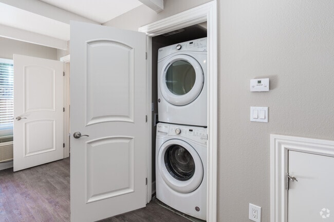 2HAB, 1BA - Casa adosada A - Lavandería - Ramblewood Apartments