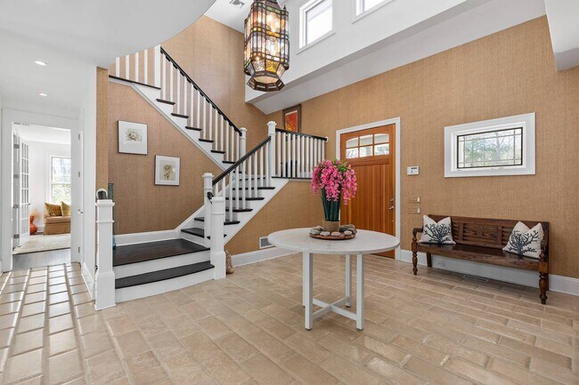 Photo - 68 Wainscott NW Rd