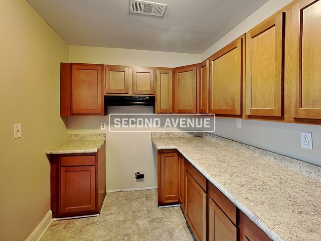 Photo - 1584 W 27th St