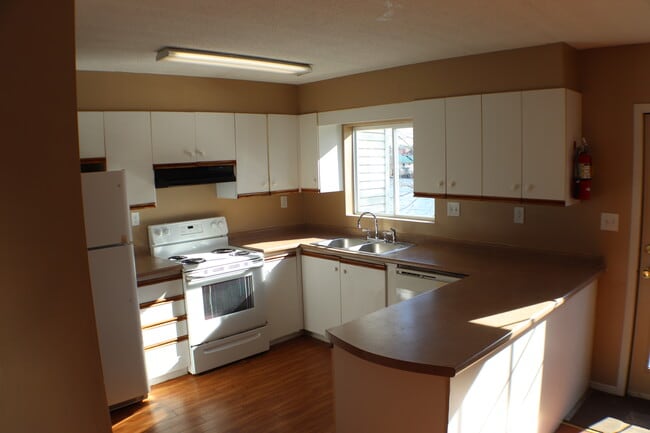 Photo - Swan Landing Apartments