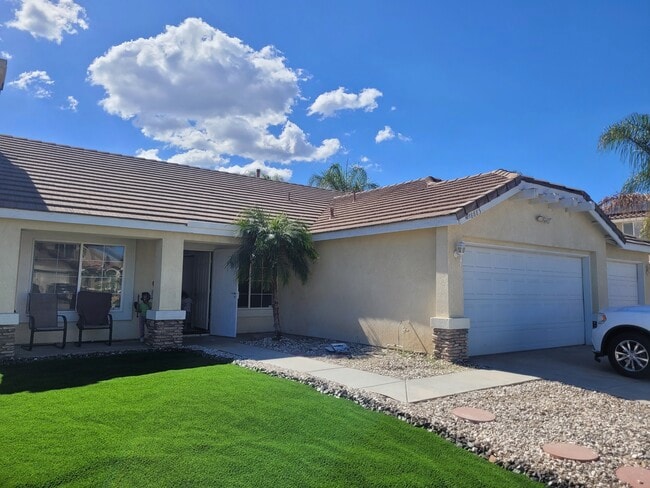 Building Photo - 18885 Oakview Way