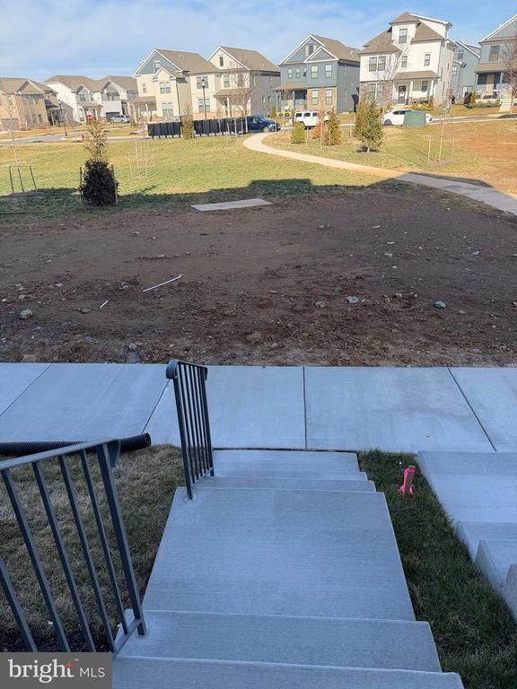 Photo - 723 Courier Ln