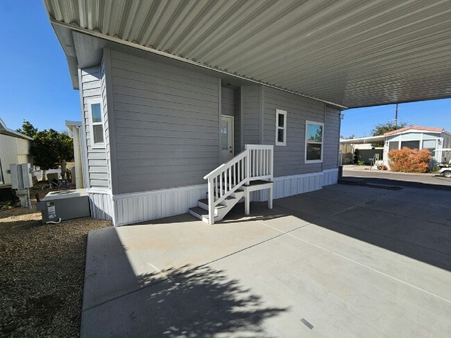 Photo - 3020 E Main St