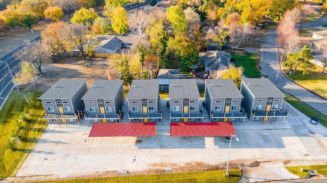 Building Photo - 2019 W 13th St N Rental