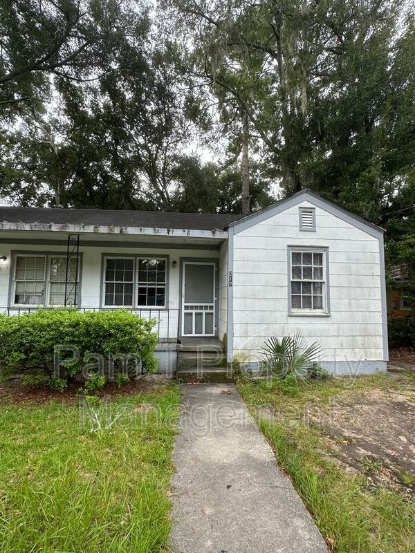 217 W 73rd St House House Rental in Savannah, GA