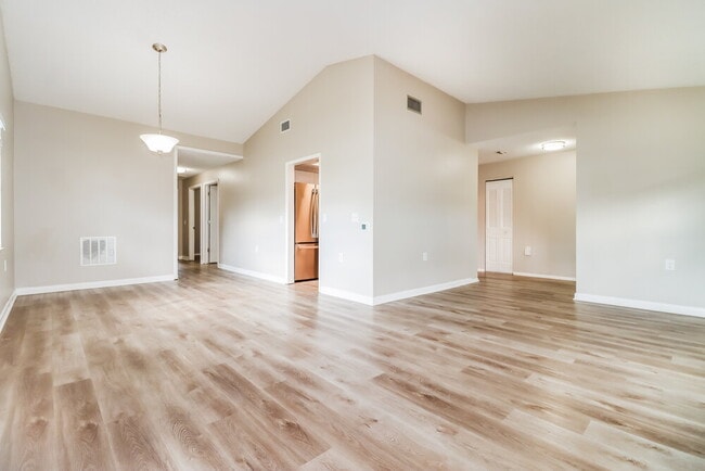 Photo - 7521 Como Dr