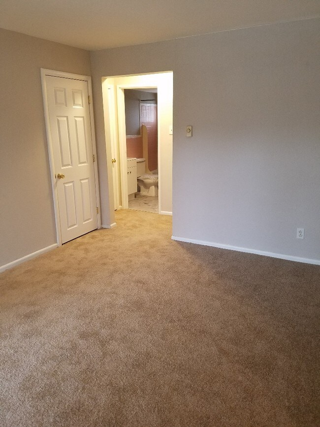 Photo - Lincoln Court Apartments