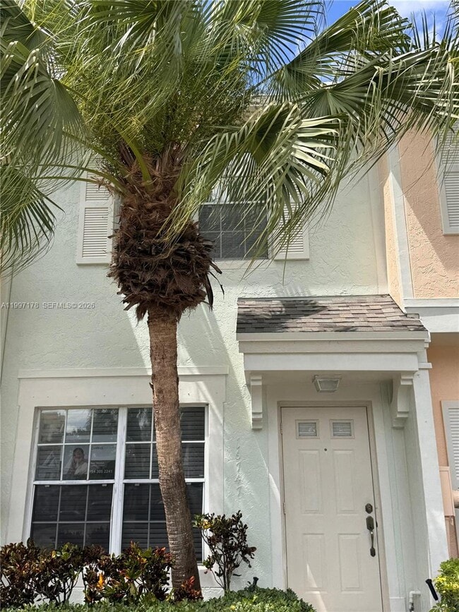 Building Photo - 16747 Hemingway Dr