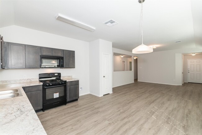 Photo - 8814 Doris Oaks Cir