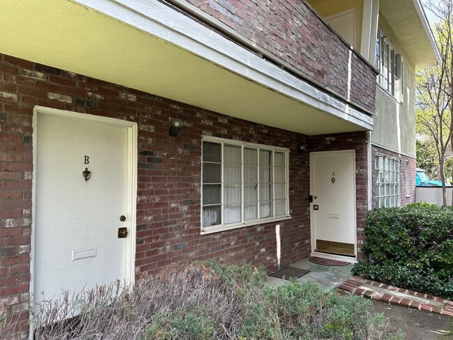 Photo - 131 N Pass Ave Apartments Unit A