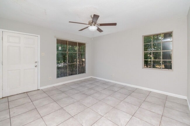 Photo - Charming Brick Home Close to Downtown Mobile and Quick Access to I-10!