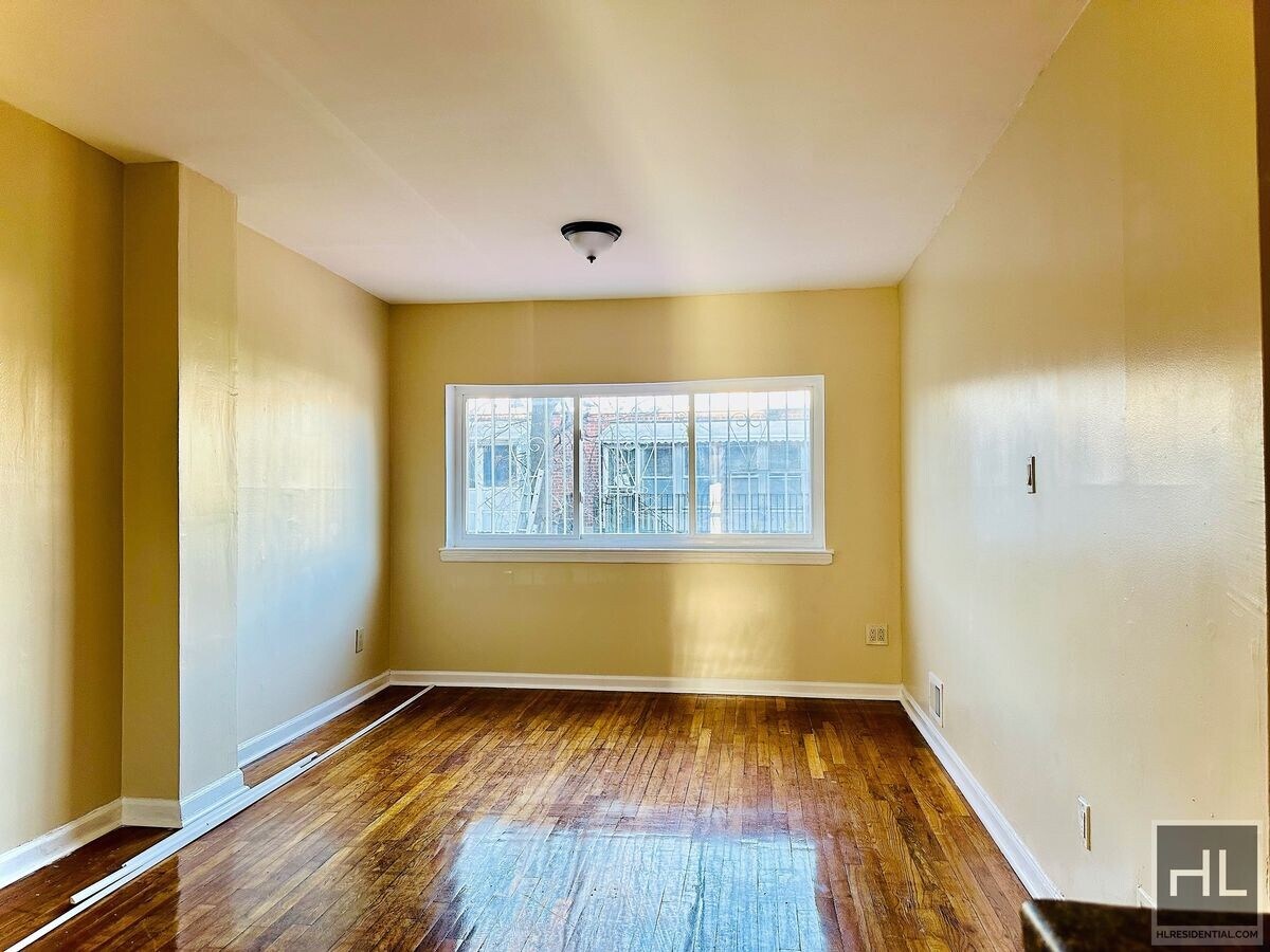 EASTCHESTER ROAD - EASTCHESTER ROAD Apartment Unit 1