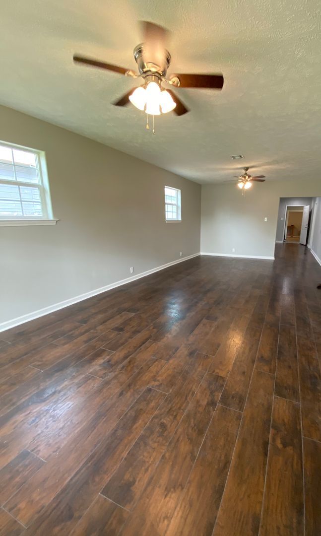 Photo - 2915 Enterprise Blvd