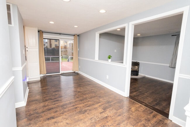 Entry Living Space - 16003 Fairway Dr