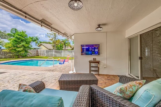 Photo - 1797 Hollyhock Rd