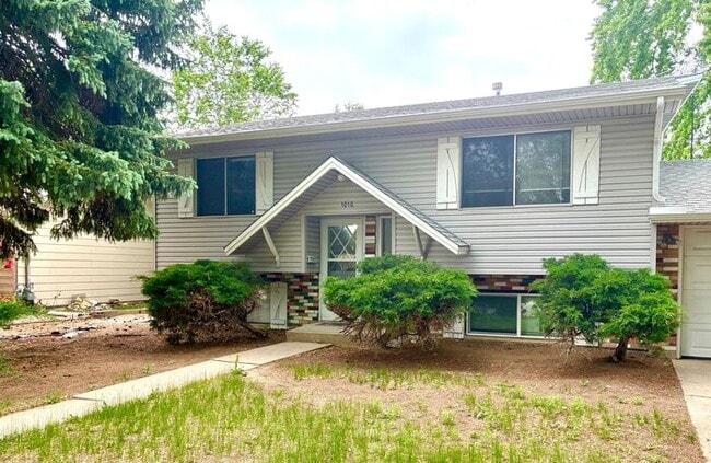 Photo - Upper Level 2 Bedroom 1 Bath Duplex Unit in Central Loveland, CO