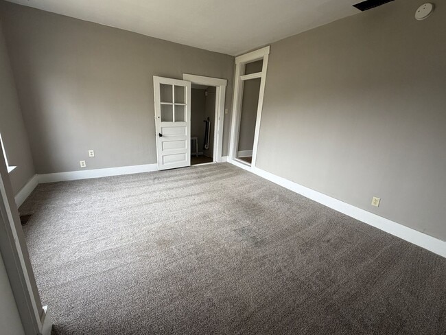 Photo - FordAve12 Unit Apt