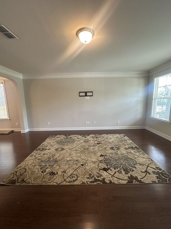 Photo - Spaciou 5 Bedroom Home