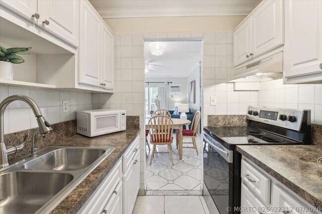 Photo - 720 Orton Ave Unit 206