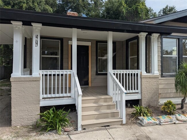 Building Photo - 1014 E Lake Ave Rental