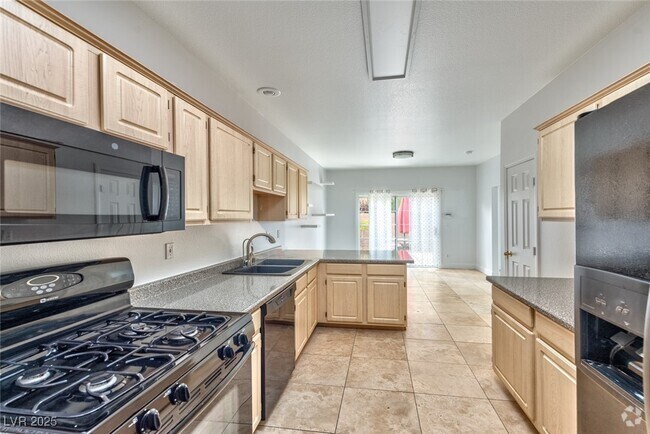 Building Photo - 1633 Cave Spring Dr Rental