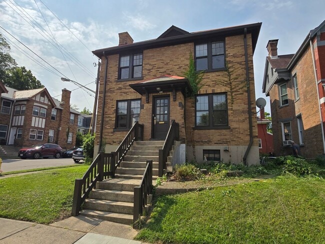 Building Photo - 3745 St Lawrence Ave Unit #1