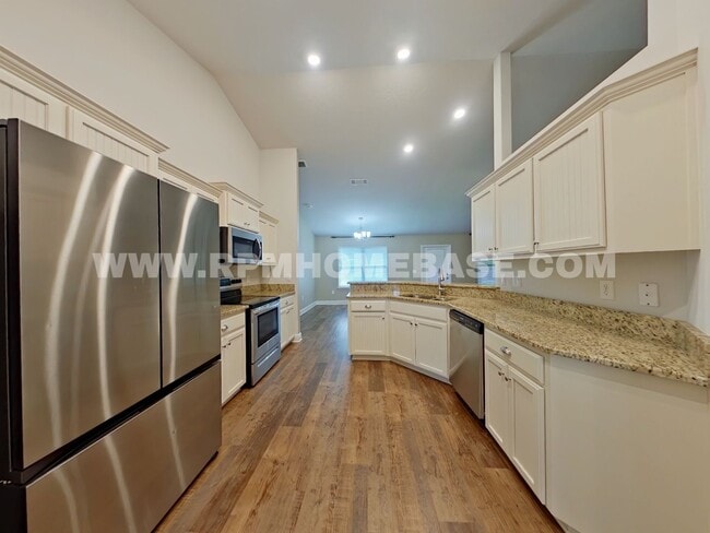 Photo - 4/2 in North Crestview: Screened Porch, Fenced Yard, Near Top Schools