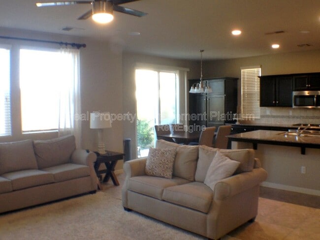 Photo - 1324 Royalty Way