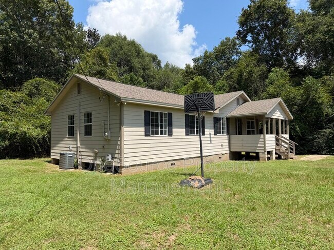 522 Charlie Harris Loop