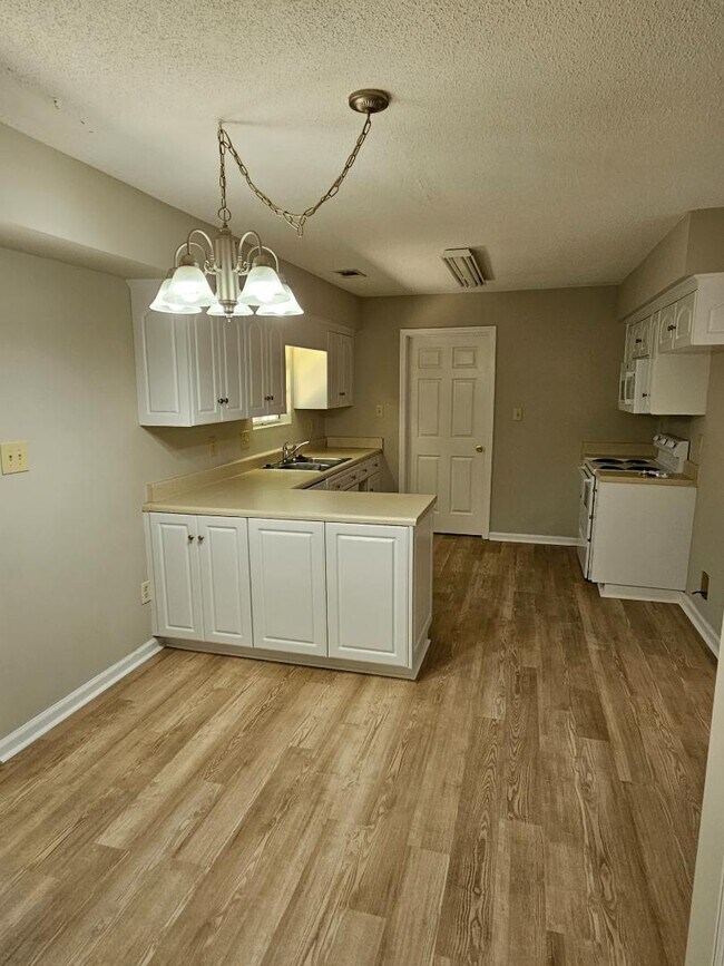 119 Maple Creek Dr