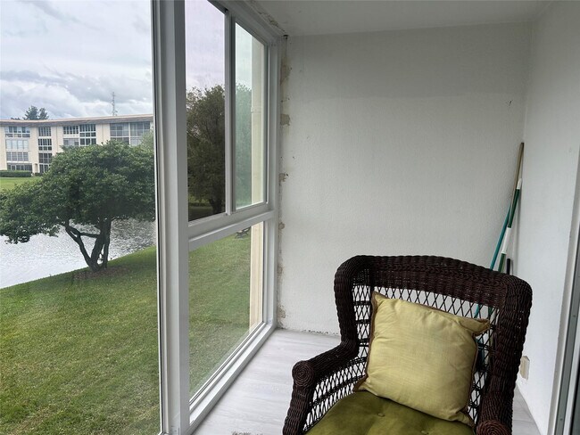 Photo - 1902 Bermuda Cir Unidad G2