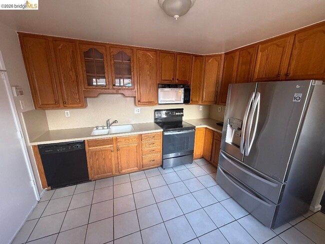 Photo - 2112 Banyan Way