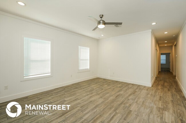 Photo - 2003 E Overton Rd