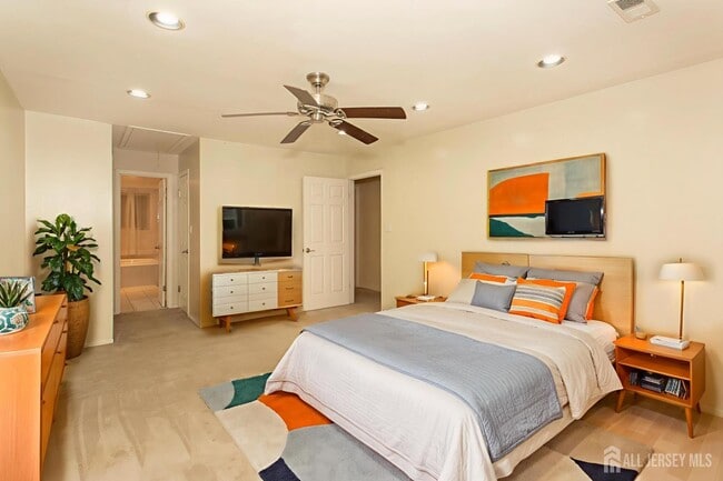 Photo - 410 Johnstone St