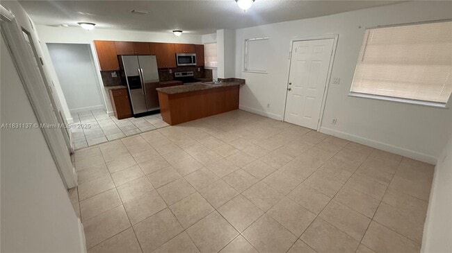 Photo - 14180 NW 22nd Ave Unidad 1 Rental