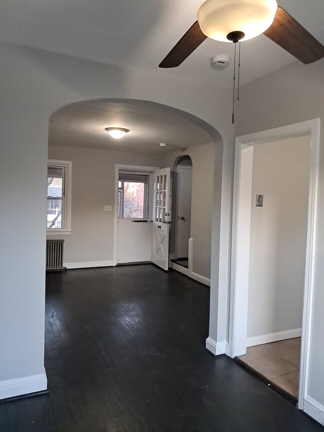 Photo - 1924 Deering Ave