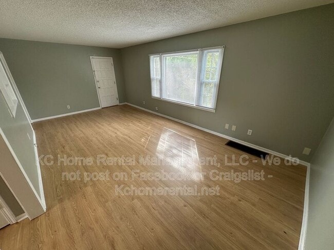 Photo - 6615 W 62nd St