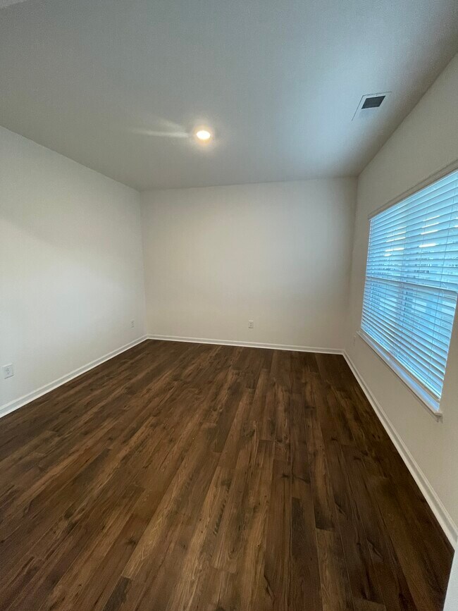 Loft - 200 Paisley Reece Ln