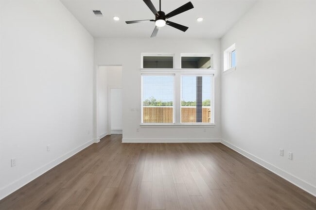 Photo - 881 Prominence Wy