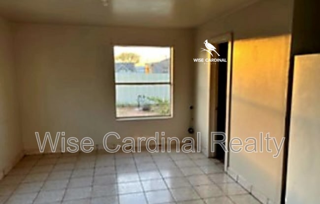 Photo - 1017 N Main Ave