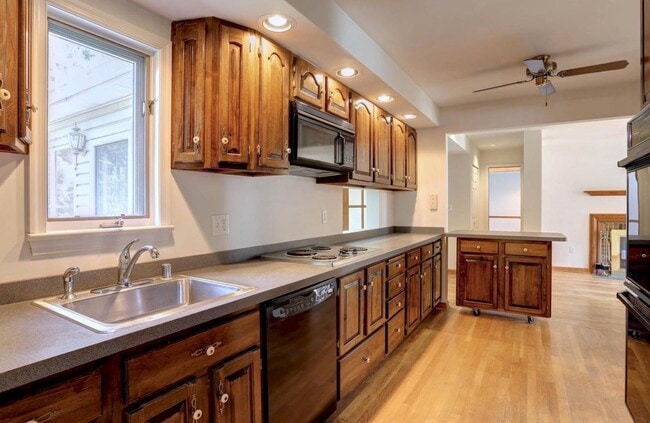 Photo - 16114 Jerald Rd