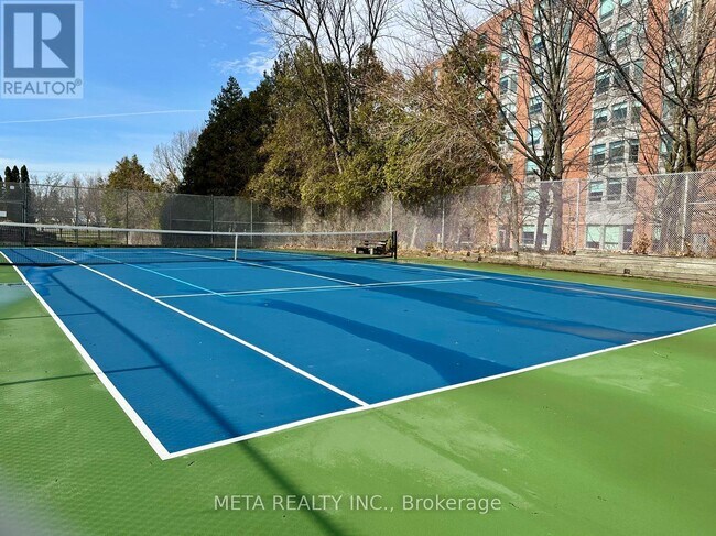 Photo - 5280 Lakeshore Rd. Unité 309