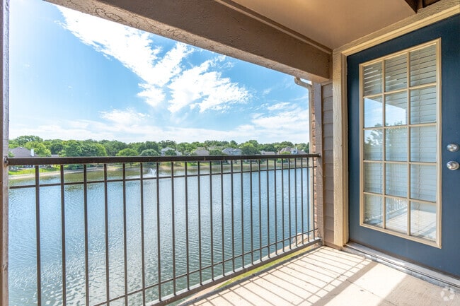 2BR, 2BA - 1134SF