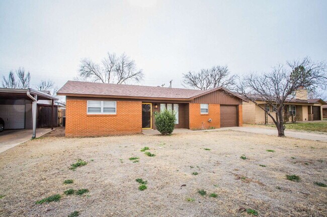 Photo - "Charming 3-Bed Retreat in Lubbock with Granite Accents & Spacious Living!"
